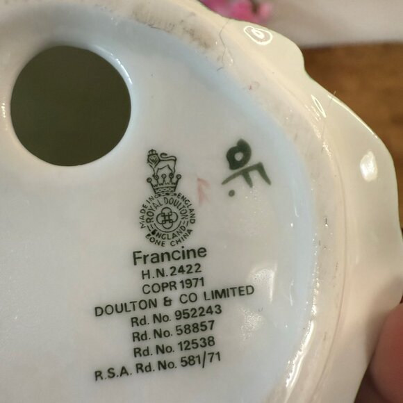 Royal Doulton Georgina‎ Figurine HN2377 Kate Greenaway 1980 Vintage Bone China - Picture 6 of 6